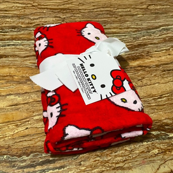 Hello Kitty - Picture 1 of 4